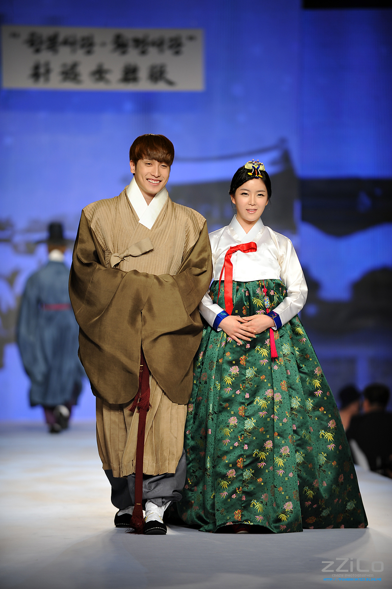  [OTHER] 110816 Hanbok Fashion Show Main All [31P] Kyk_8512_