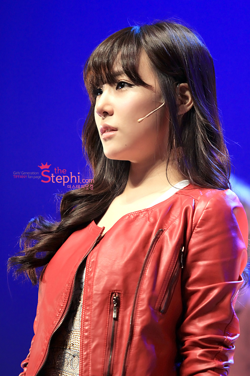 [CAP] 2011.11.07 Tiffany en el Showcase de "Fame"  0img_2057