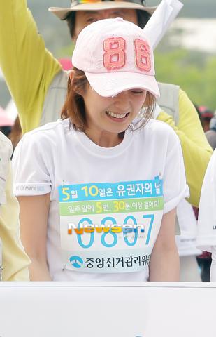 Jang Na Ra đại sứ cho ngày hội y tế Hangang Pa 201205121546491001_1_309x480