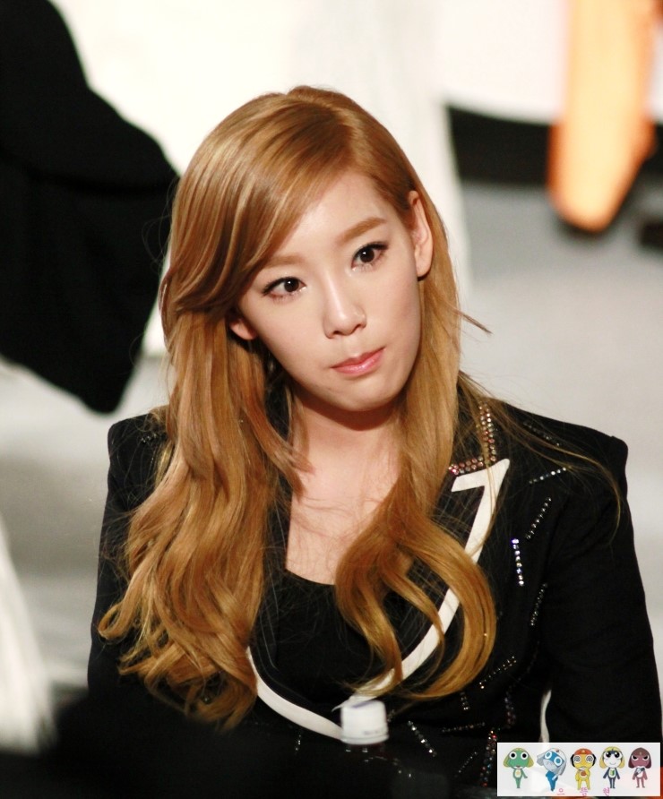 [CAP] 2011.11.21 Taeyeon en el  "2011 Korean Popular Culture and Arts Awards" Img_1237