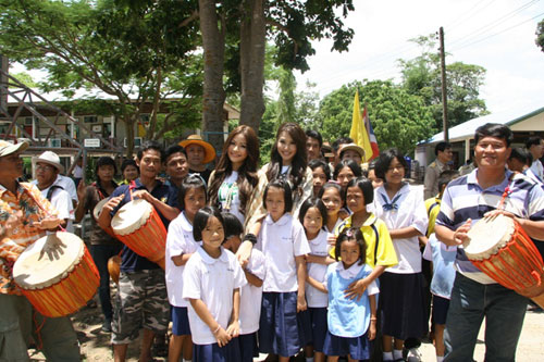 Miss Thailand at the temple 1633155625000