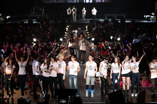  [News] SMTOWN in LA เปิดฉาก 'K-POP' ในอเมริกา เขย่าใจแฟนคลับ 1.5 หมื่นคน 4dcu1