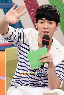 [NEWS] 130417 ZE:A Five @ After School Club 560151_588337311191204_1951318778_n