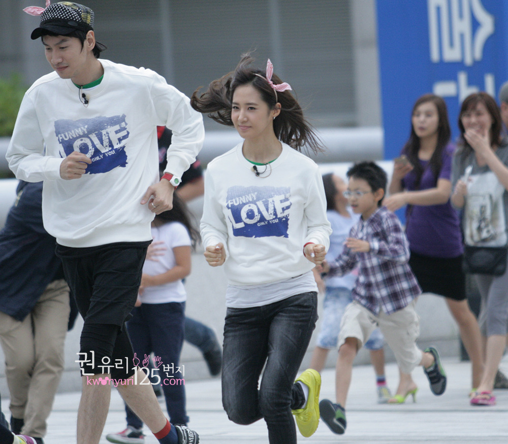 [CAP] 2011.09.19   Yuri en la grabación de SBS Running Man  110919_runningman_rec_125_07