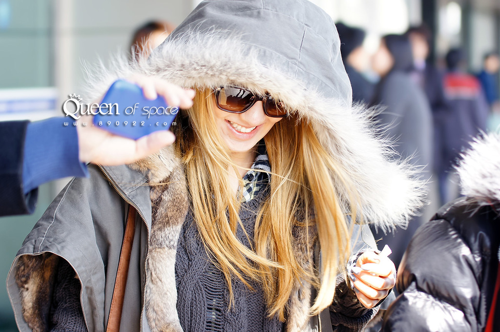 [CAPS] Hyoyeon //  Gimpo Airport Huuvpm