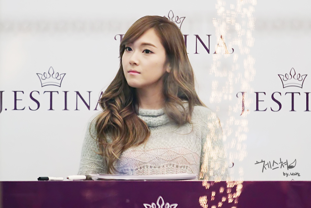 [CAPS] 2011.12.04 Jessica en el "J.Estina Fansigning Event" Img_7283