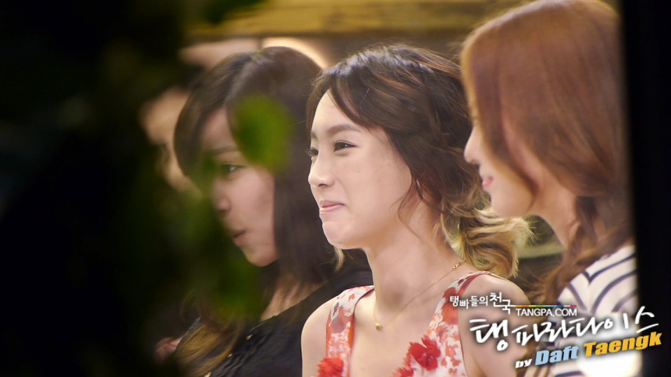  [CAP] 2011.09.14   Taeyeon en la filmación de "Big Brothers" 110917_taeyeon060