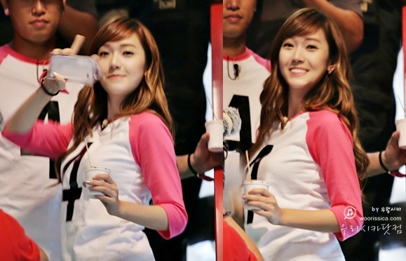 [CAPS] 2011.09.19 Jessica en la filmación de "Running Man" Img_3923-horz