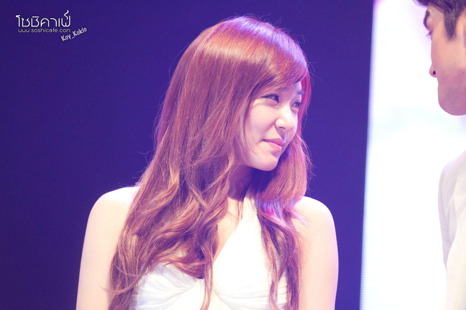 [PICS][09.08.12] SNSD's Tiffany xinh đẹp trong buổi họp fan Miracle Day Jtq0f