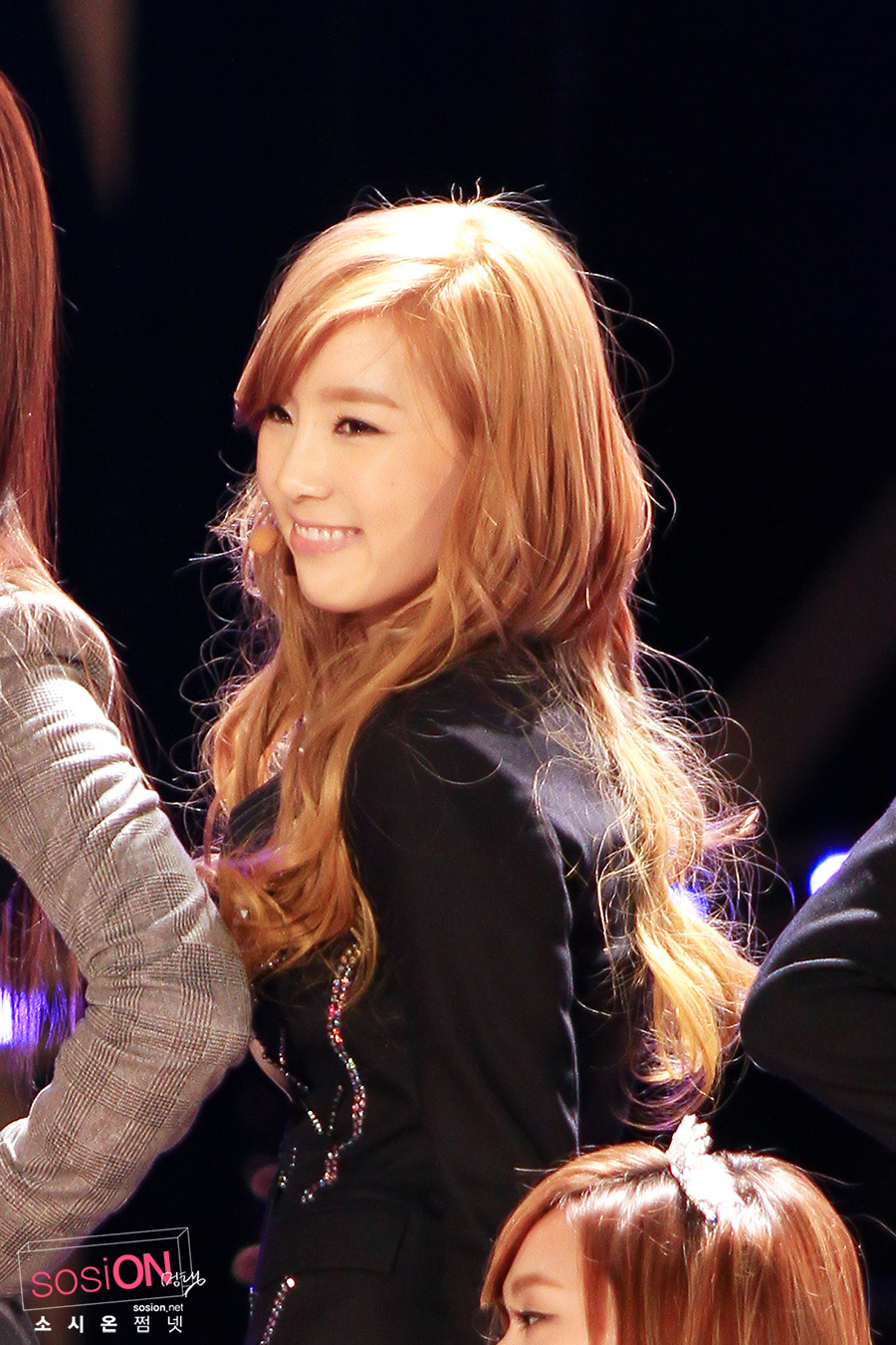 [CAP] 2011.11.21 Taeyeon en el  "2011 Korean Popular Culture and Arts Awards" Img_5831_filtered