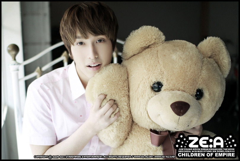 [OFFICIAL] ZE:A Lovability Album Histoy Book Julie_4