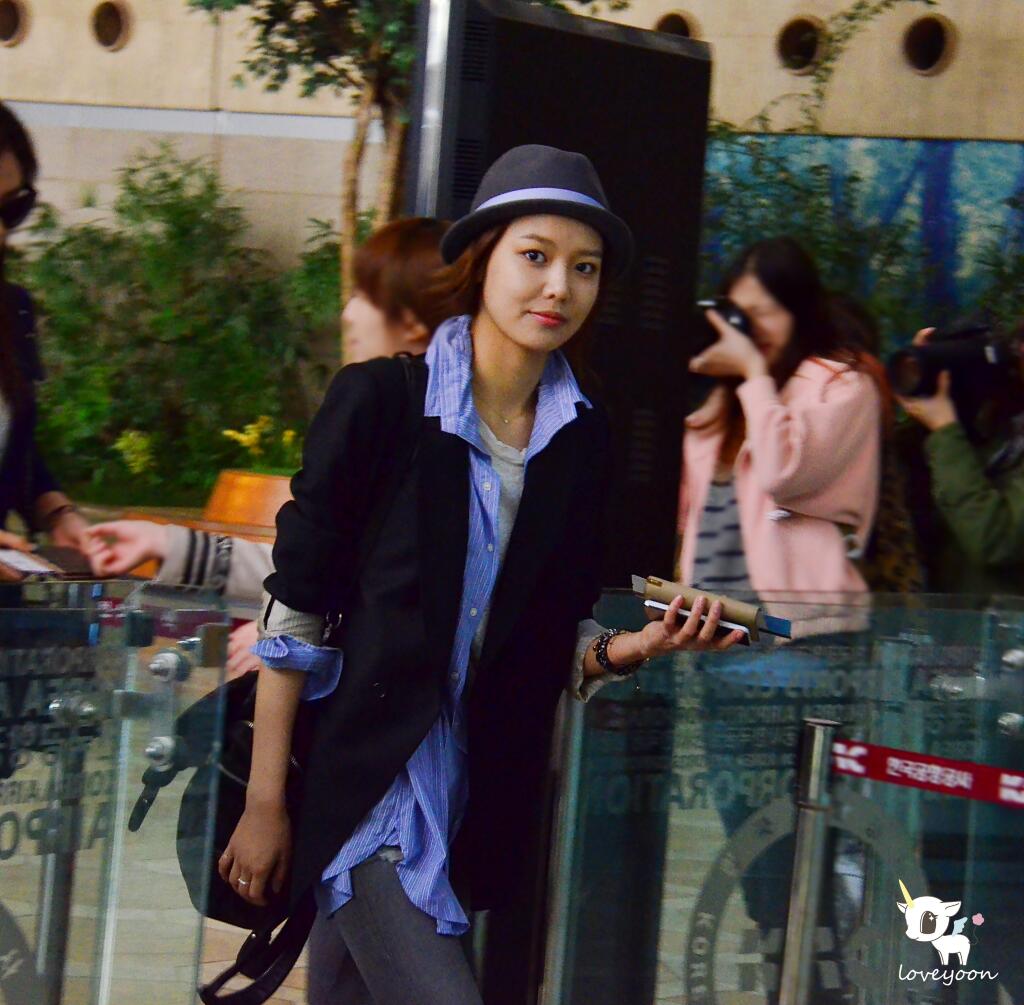 [Airport] 130416 SNSD @ Gimpo airport (6 pics) Bitfuojciaeyxua.jpglarge