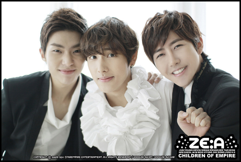 [OFFICIAL] ZE:A Lovability Album Histoy Book Julie_11_copy