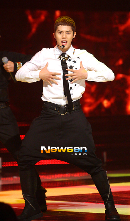 [PERF] 120913 ZE:A MCountdown Tumblr_maaq8gwwrk1qfmaf5o1_500