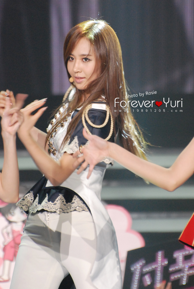 [CAP] 2011.11.08 Yuri en el  "Korea-China Song Festival parte 2" Dsc_0174