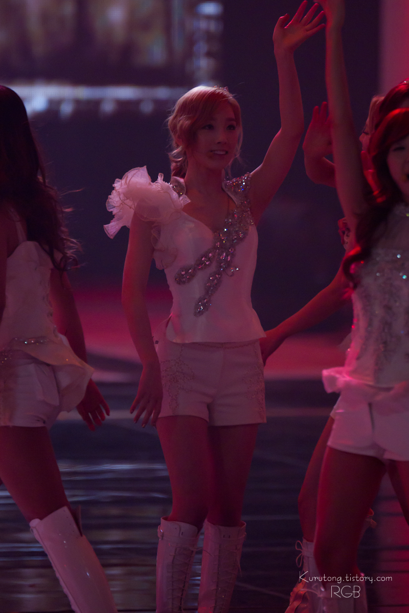 [CAPS] 2011.12.30 SNSD en "KBS Music Festival" Img_3983