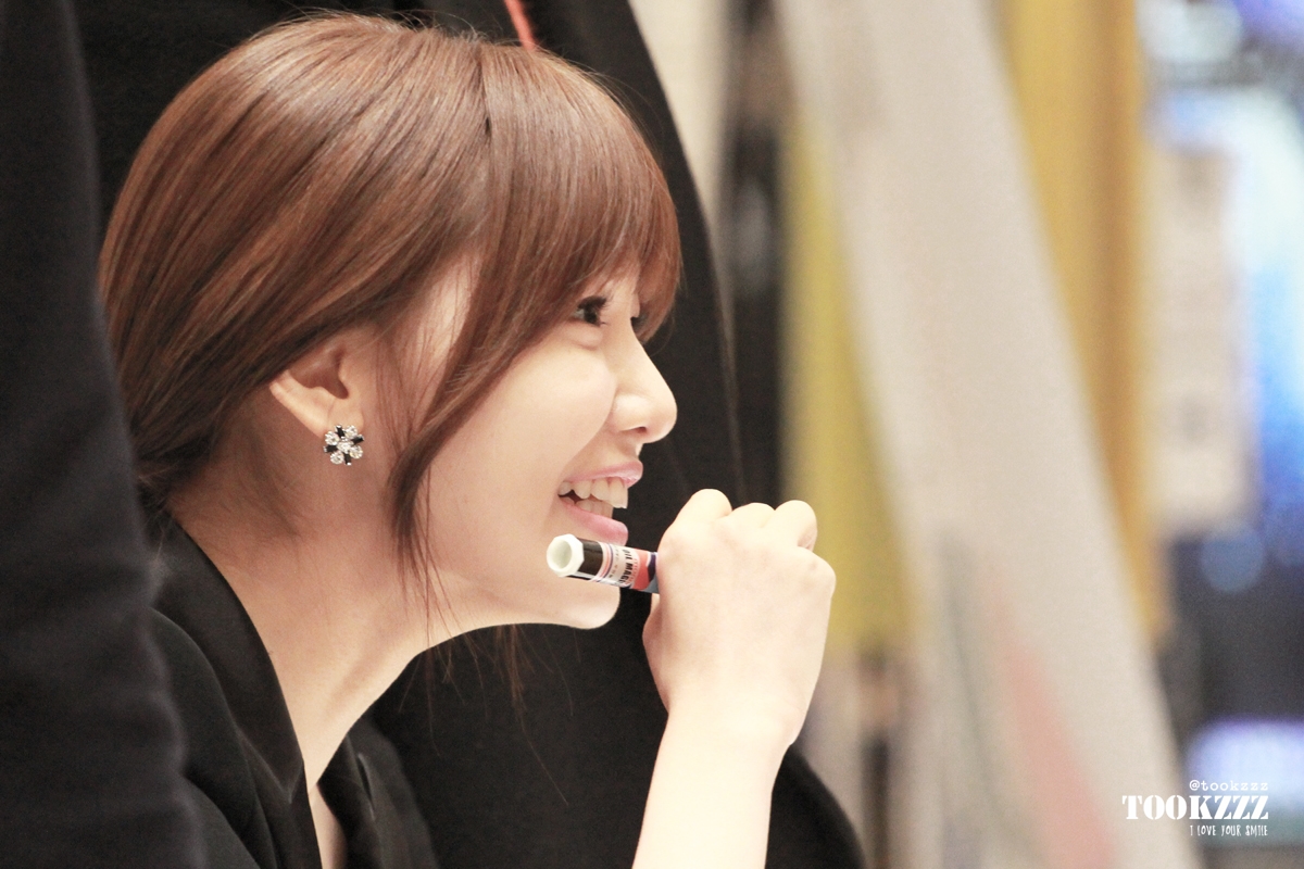 [PIC][20-02-2013]SooYoung xuất hiện tại buổi fansign cho thương hiệu "Double M" vào chiều nay - Page 3 Img_1533