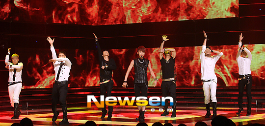 [PERF] 120913 ZE:A MCountdown Tumblr_maaso1zcfj1qfmaf5o1_1280