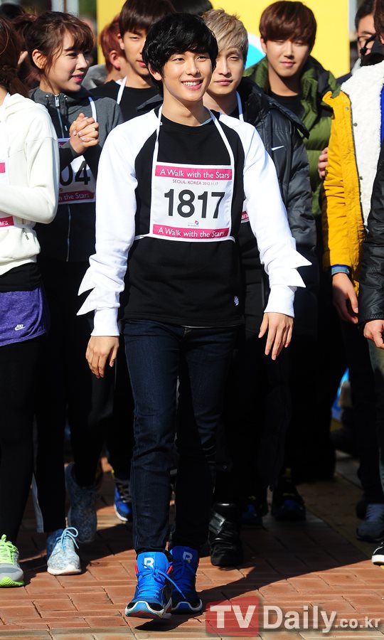 [OTHER] 121117 ZE:A @A Walk With the Stars(Korea Tourism Organization) 533565_501497773202585_1610856352_n