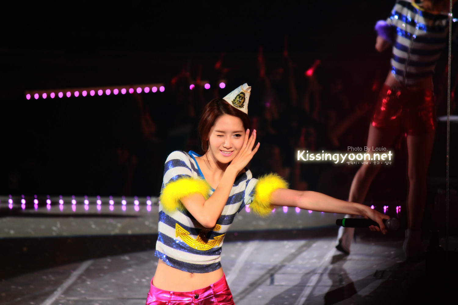 ♥  [CAP] 110910 YOONA @ 2011 Girls' Generation Tour in Taiwan ♥ D7hwq