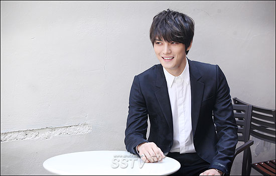 [121215] Jaejoong interview pic from SSTV Vbe85