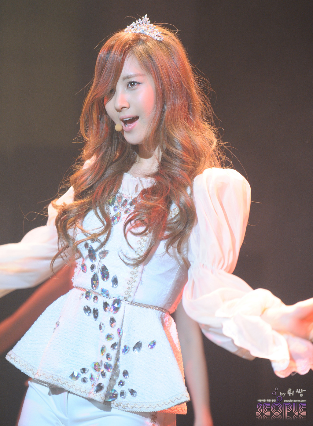 [CAPS] 111202 Seohyun SBS New Year's Ever Concert 111202_120