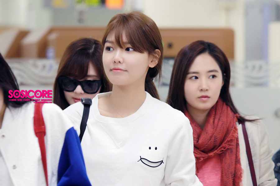 [Airport] 130422 SNSD @ Gimpo airport (5 pics) A45285img_4964d211