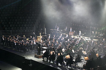 ส่งงานเรื่องประวัติดนตรีสากล โดย นายเอกณัฐ ศรีสันต์ เลขที่5 350pxanthony_inglis_conducting_melbourne_symphony_orchestra02