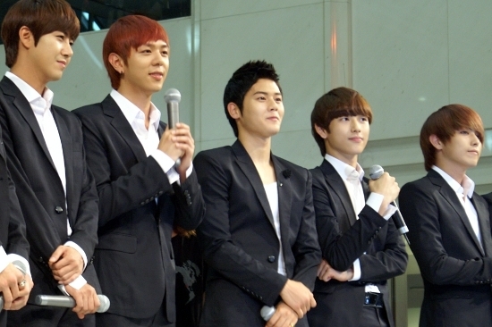 [EVENT] 110901 Japan Press Conference Rel0003b