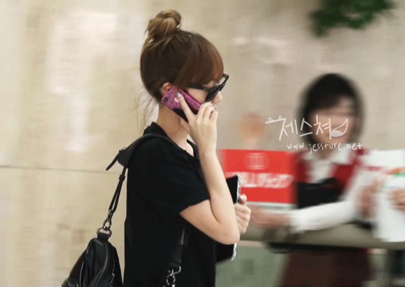 [SNSD] Pics' Jessica @ Gimpo Airport;อาหมวยสิก C0120377_4decef9402c42