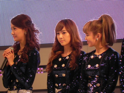  [SNSD] .Pics & Fancam : 110403 LG Cinema 3D . งานวันล่าสุด Yoonsic03