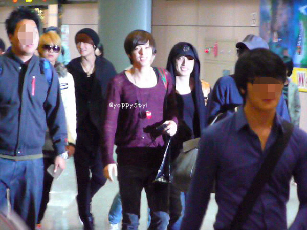 [OTHER] 111119 ZE:A in airport Tumblr_luwhkltmf61qbifqy