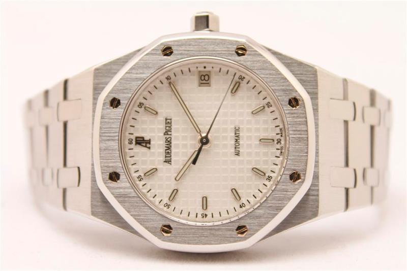 นาฬิกา Audemars Piguet Royal Oak Mens 14790 หน้าปัดขาว สวยเรียบหรู 37mm. Auto Stainless กระจก Sapphire (Series E) สภาพเหมือนใหม่ มีเฉพาะนาฬิกาค่ะ รุ่นนี้ Discontinued แล้วนะค่ะ Picture120