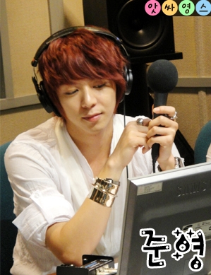 [RADIO] 110708 ZE:A @ Young Street Tumblr_lod0jdgxfr1qebqc0o1_400