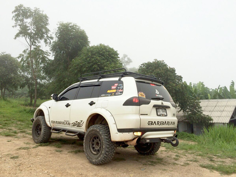 Pajero Sport Barbarian Black Barbarian016