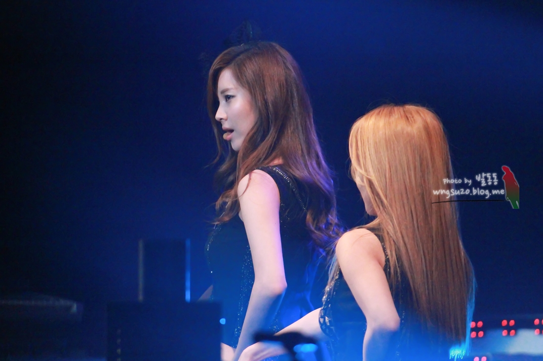 [PICS+GIFS][6/11/2011] ღ♥ღ(¯`HyoHyun´¯)ღ♥ღ Kim Chó♥Seo Mèo, Khu rừng xanh "Du côn cạp Ếch con" - Page 2 111125-18_filtered