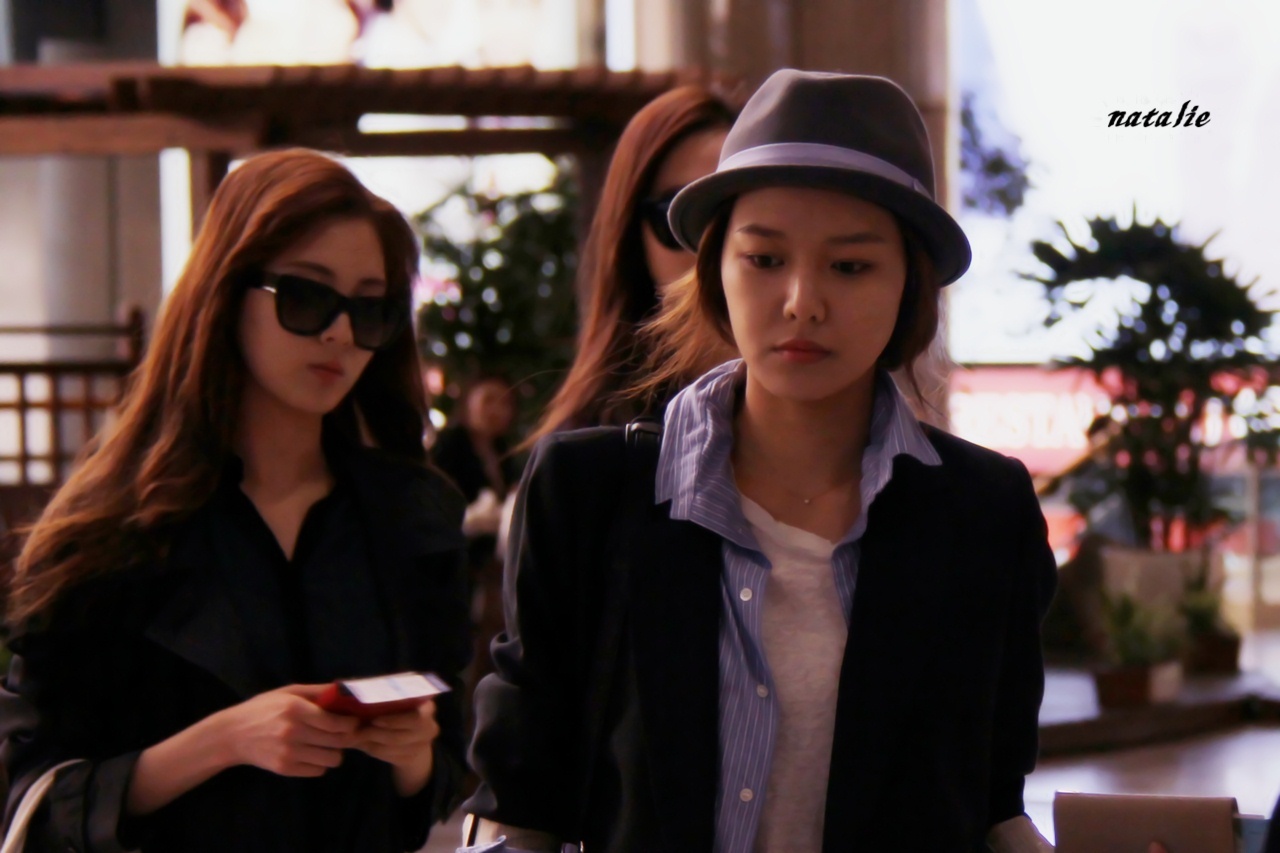 [Airport] 130416  SNSD@ Gimpo airport (6 pics) 4ba27fc9jw1e3rvobp3o6j