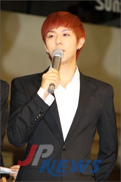 [EVENT] 110901 Japan Press Conference 21859788