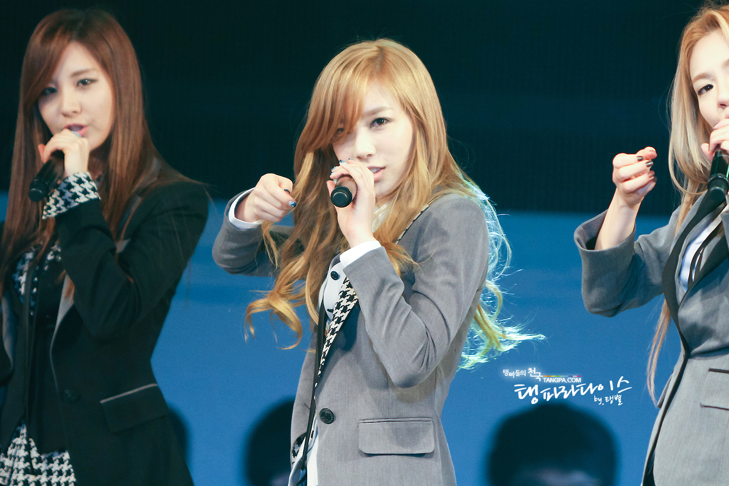 [CAPS] 2011.11.20 Taeyeon el en "Balkhiri Concert" 9-250-31