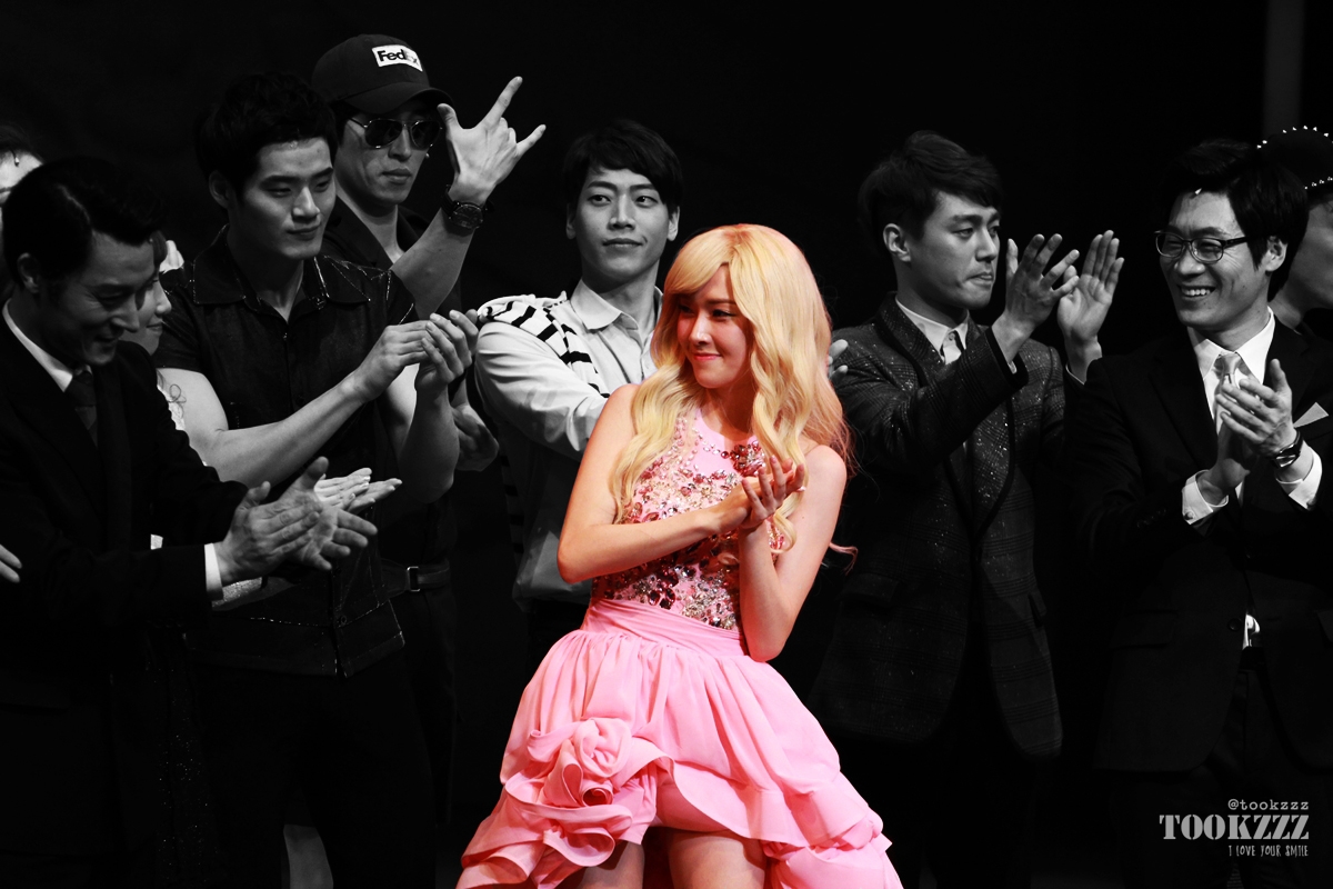 [OTHER][01-03-2013]Hình ảnh mới nhất từ vở nhạc kịch "Legally Blond" của Jessica   Img_1863