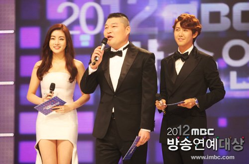 [NEWS] SW & KW @ MBC Entertainment Awards  483253_534640929894176_127971419_n