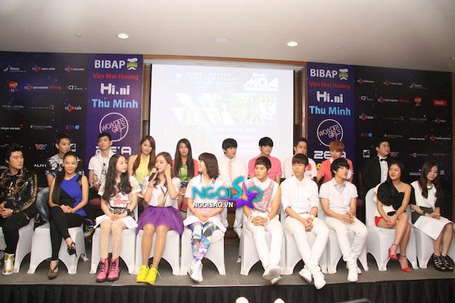 [OTHER] 121123 ZE:A @ Vietnam - MOA in Vietnam 2012 Press Conference 481690_504281106257585_1273649419_n