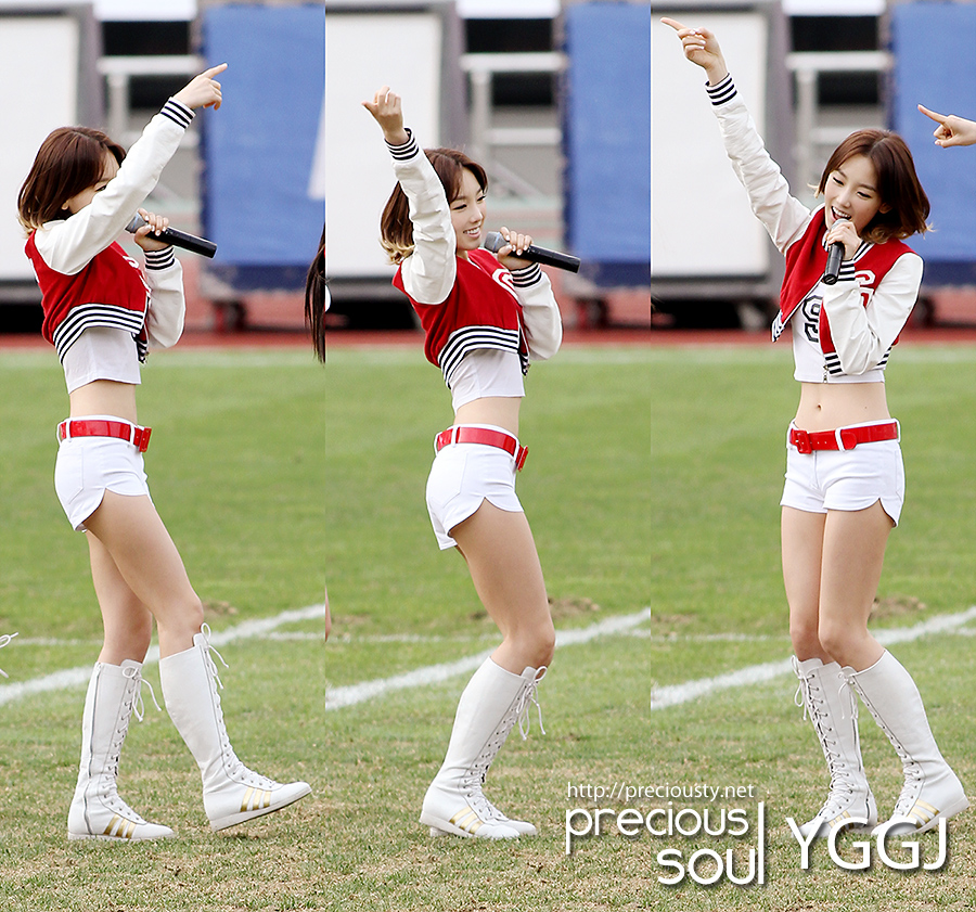 [CAPS] 2011.10.02  Taeyeon en el "K-League 2011" D0124598_4e8ae4d2089f7