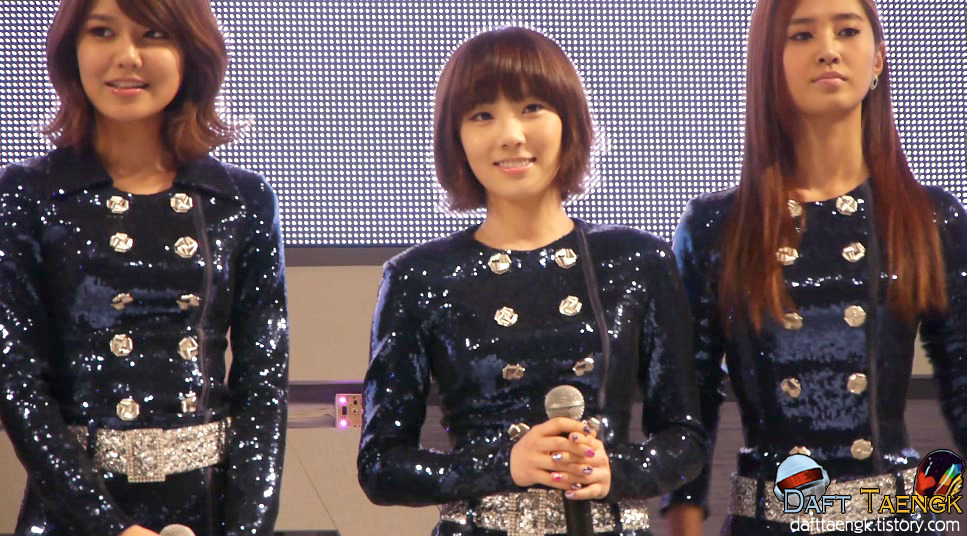  [SNSD] .Pics & Fancam : 110403 LG Cinema 3D . งานวันล่าสุด 110403lgtayeon5