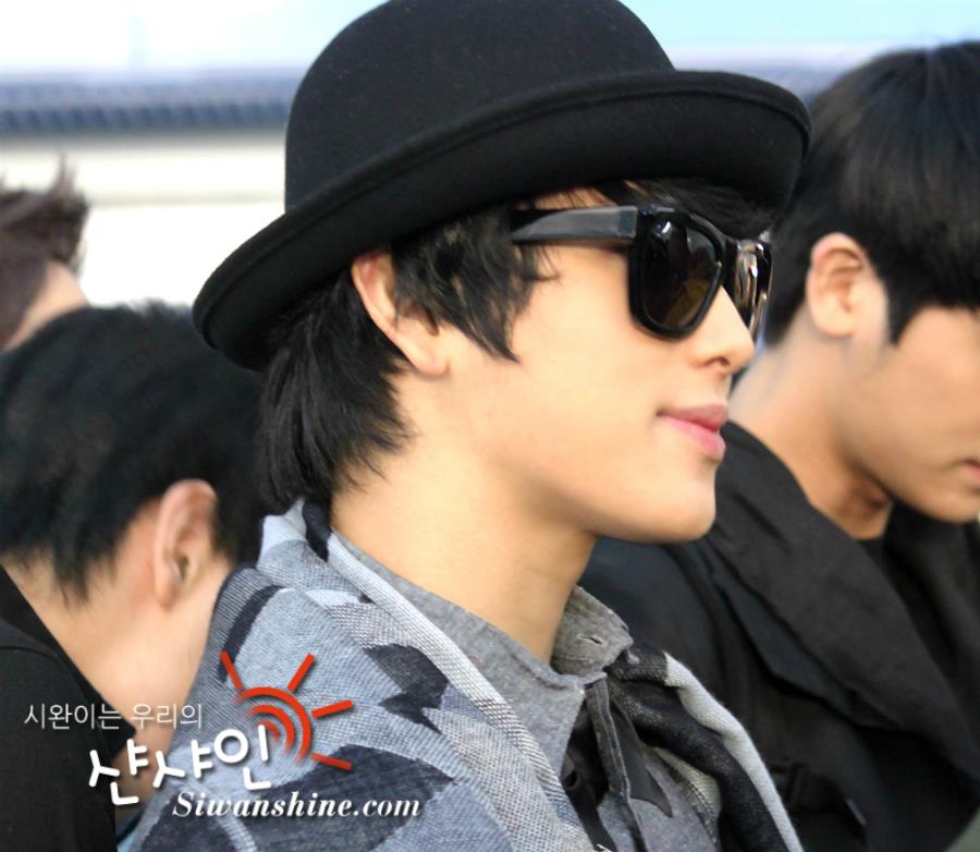 [OTHER] 121123 ZE: A @Tan Son Nhat airport & Hotel(Vietnam) 248876_504282336257462_620195097_n