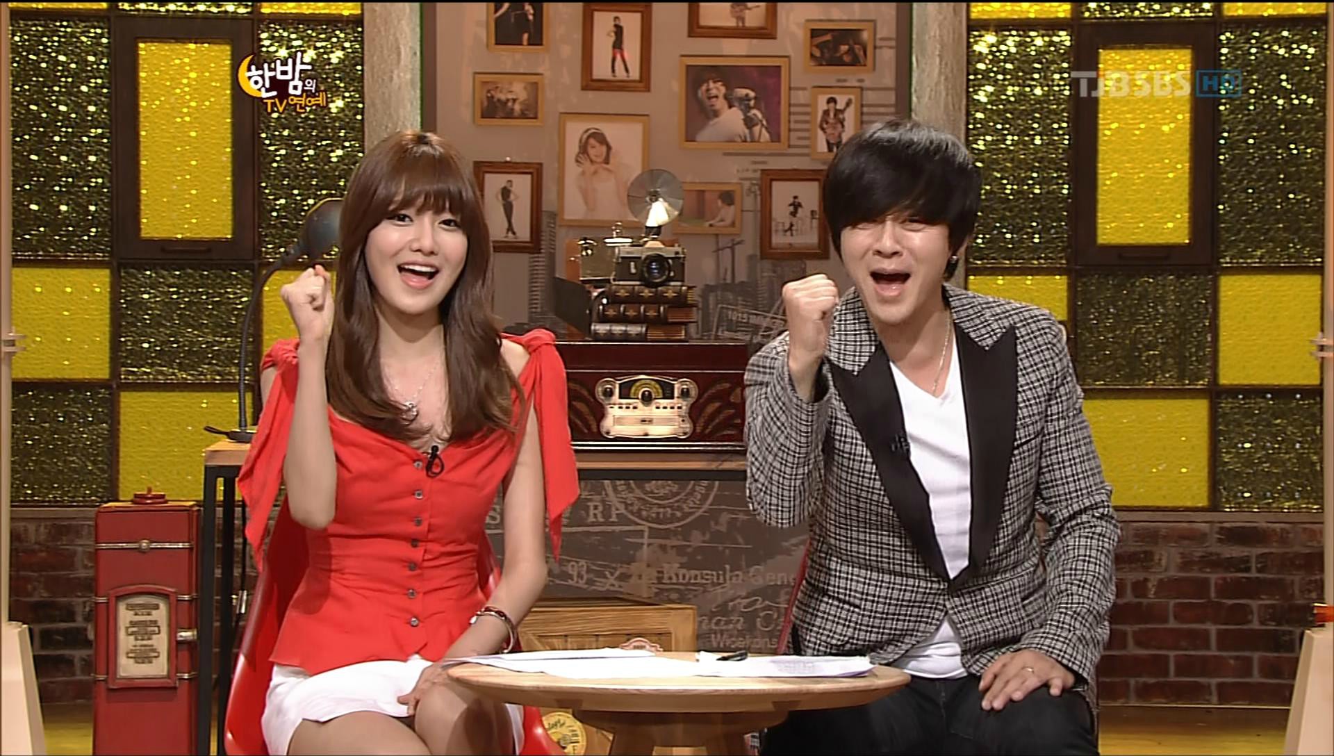 [PICS][6/7/2012]SooYoung - MC "Midnight TV Entertainment Fz0lv