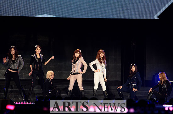 [FANTAKEN/PRESS PIC][11-03-2012] Girls' Generation || K-Collection Event 120311_kcollection_artsnews_04