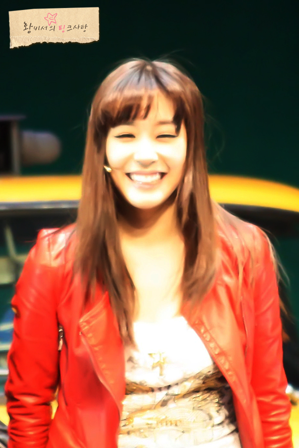 [CAPS] 2011.12.21 Tiffany en el musical "Fame" Ac7c7