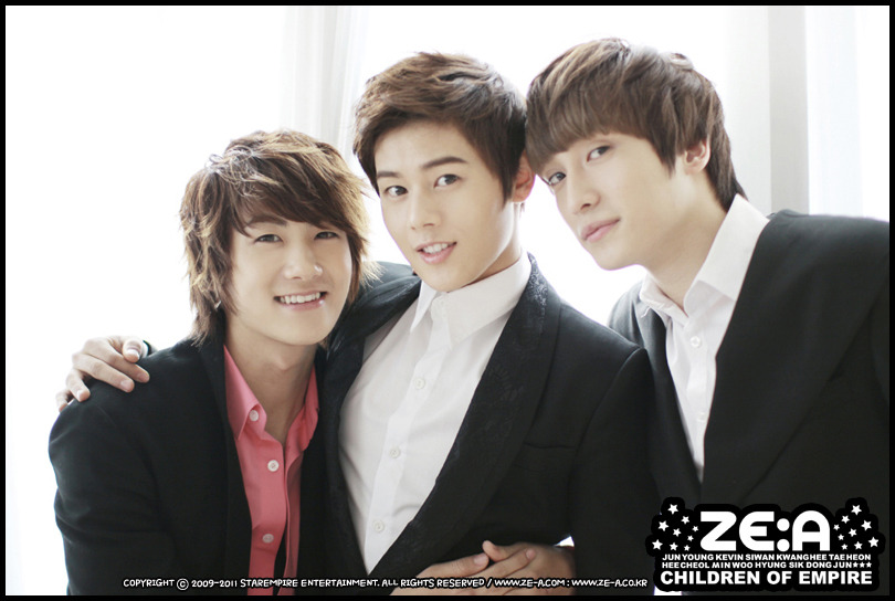 [OFFICIAL] ZE:A Lovability Album Histoy Book Julie_12