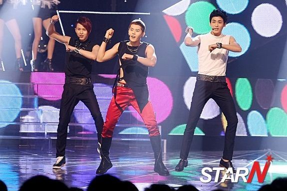 [OTHER] 120830 ZE:A COMEBACK STAGE @ SBS Ecbaa1ecb298q